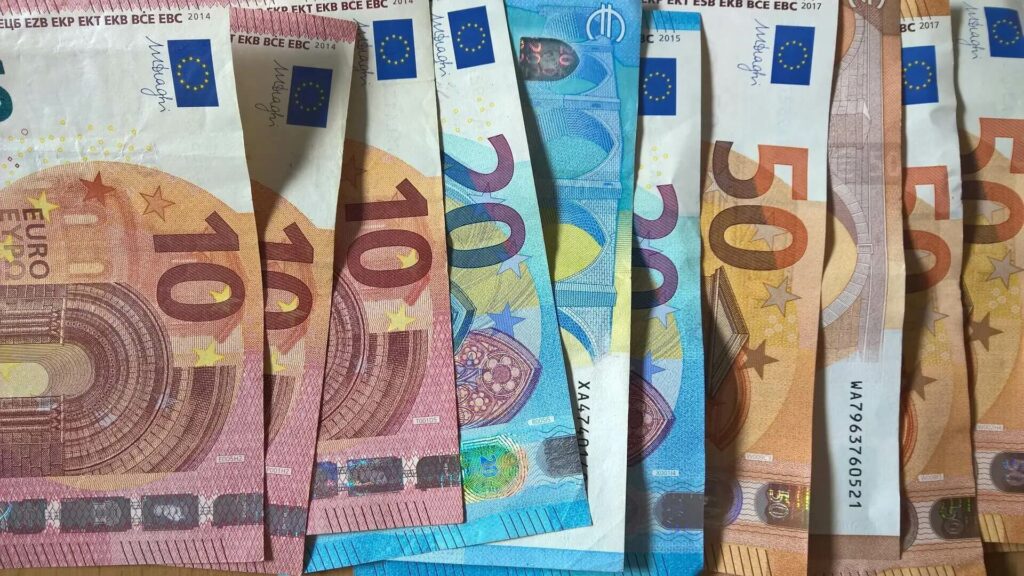 mehrere 10 EUR, 20 EUR, 50 EUR Scheine